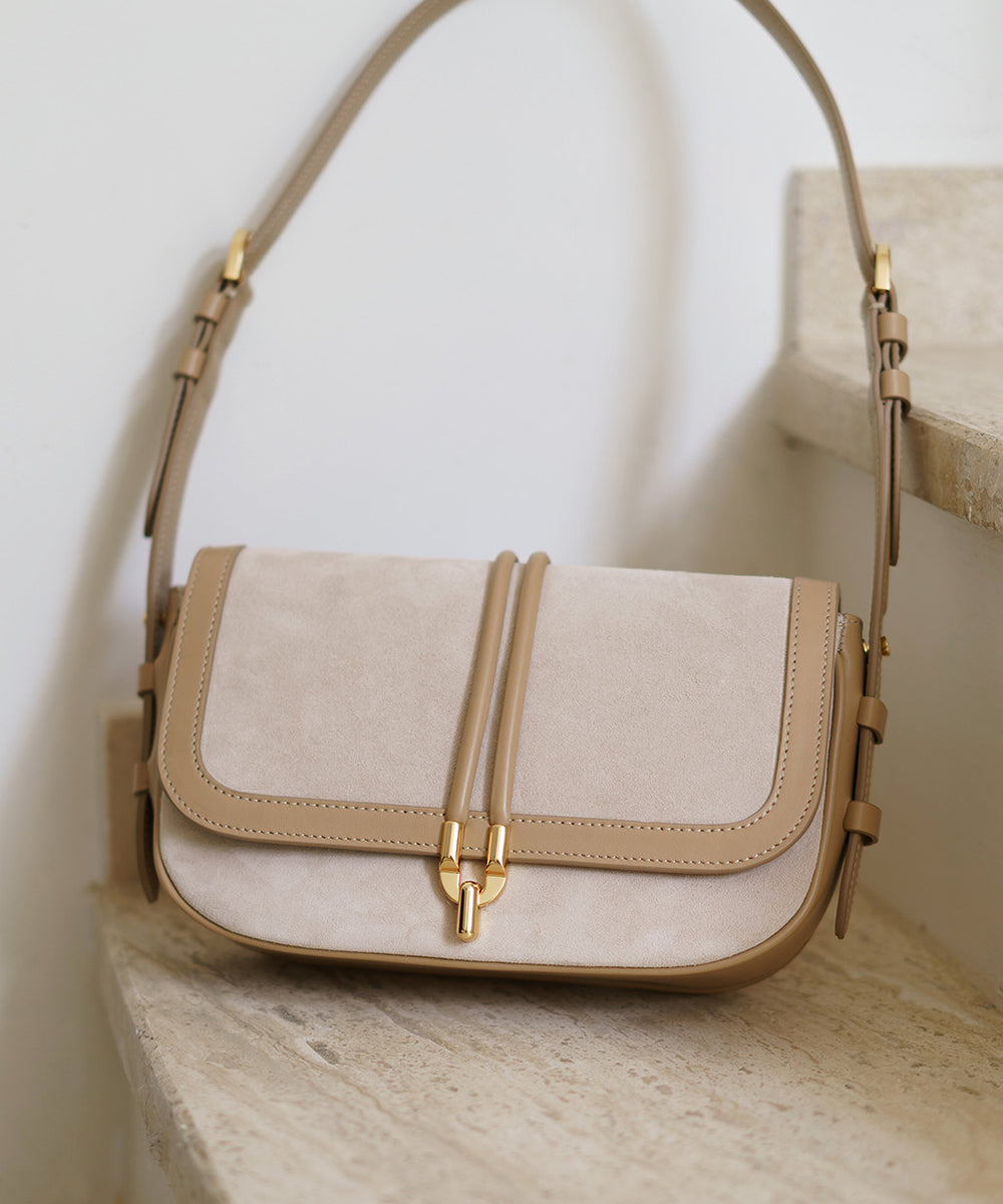 lifestyle-portrait-2-cuir-suede-beige