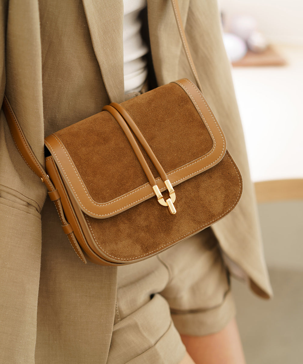 lifestyle-portrait-2-cuir-suede-noisette