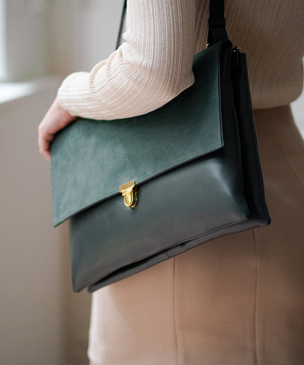 double-pochette-vert-lifestyle-2