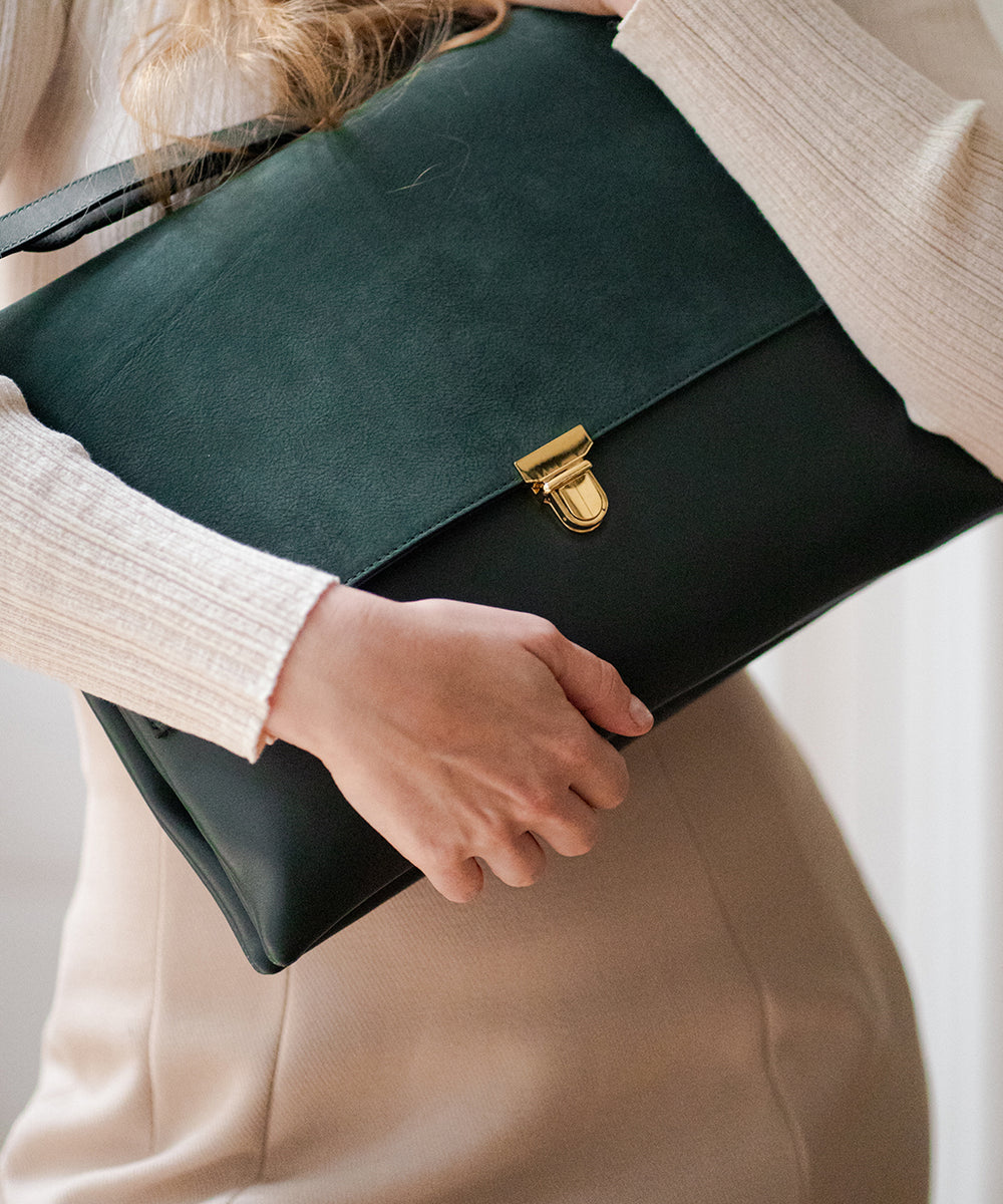 double-pochette-vert-lifestyle-1