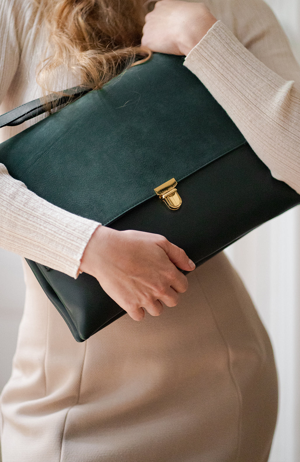 double-pochette-vert-lifestyle-1